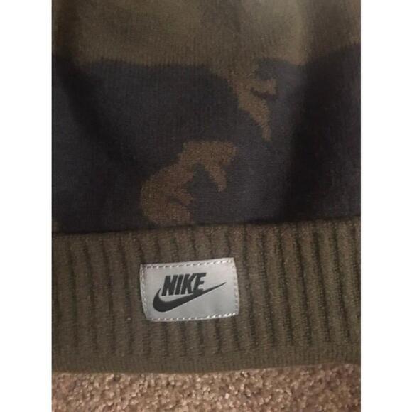 Nike Sportswear Camo Pom Beanie - Picture 3 of 7